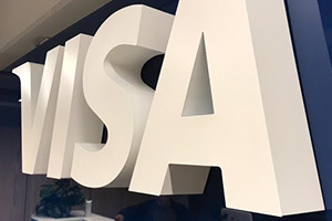 senalizacion-rotulaje-y-letreros-volumetricos-cuestion-creativa-visa